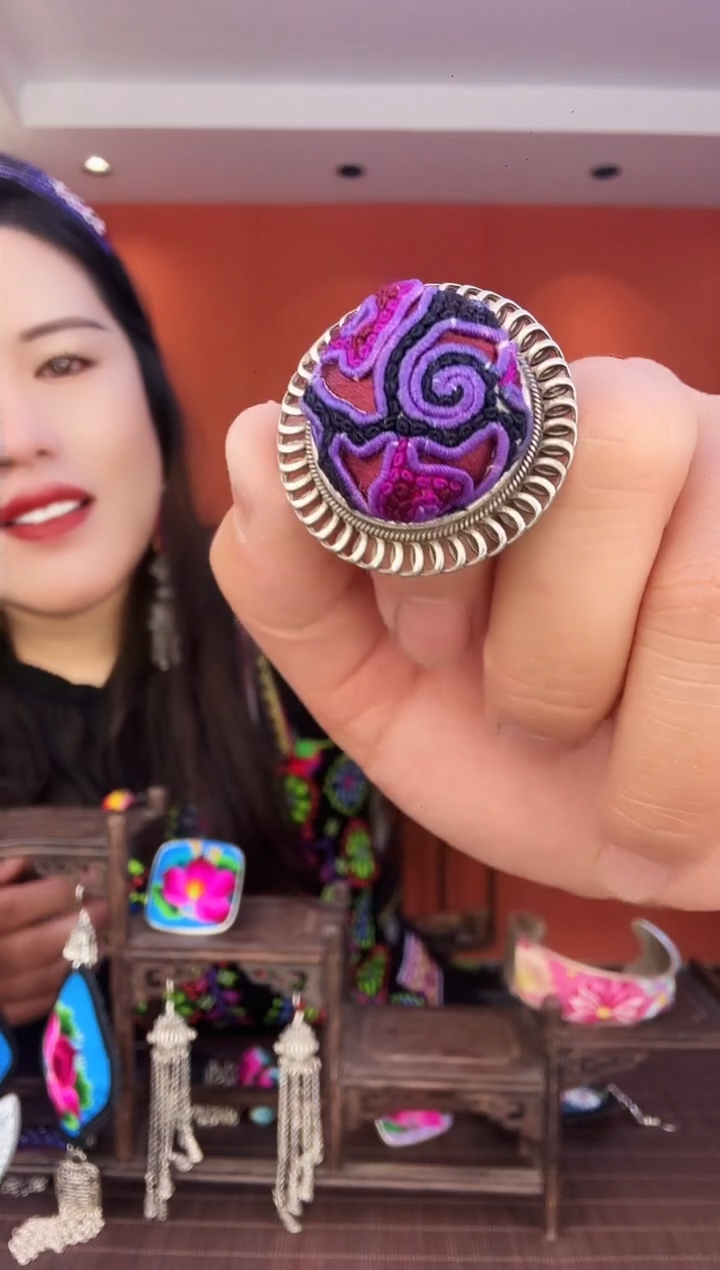 织绣非遗手工刺绣戒指