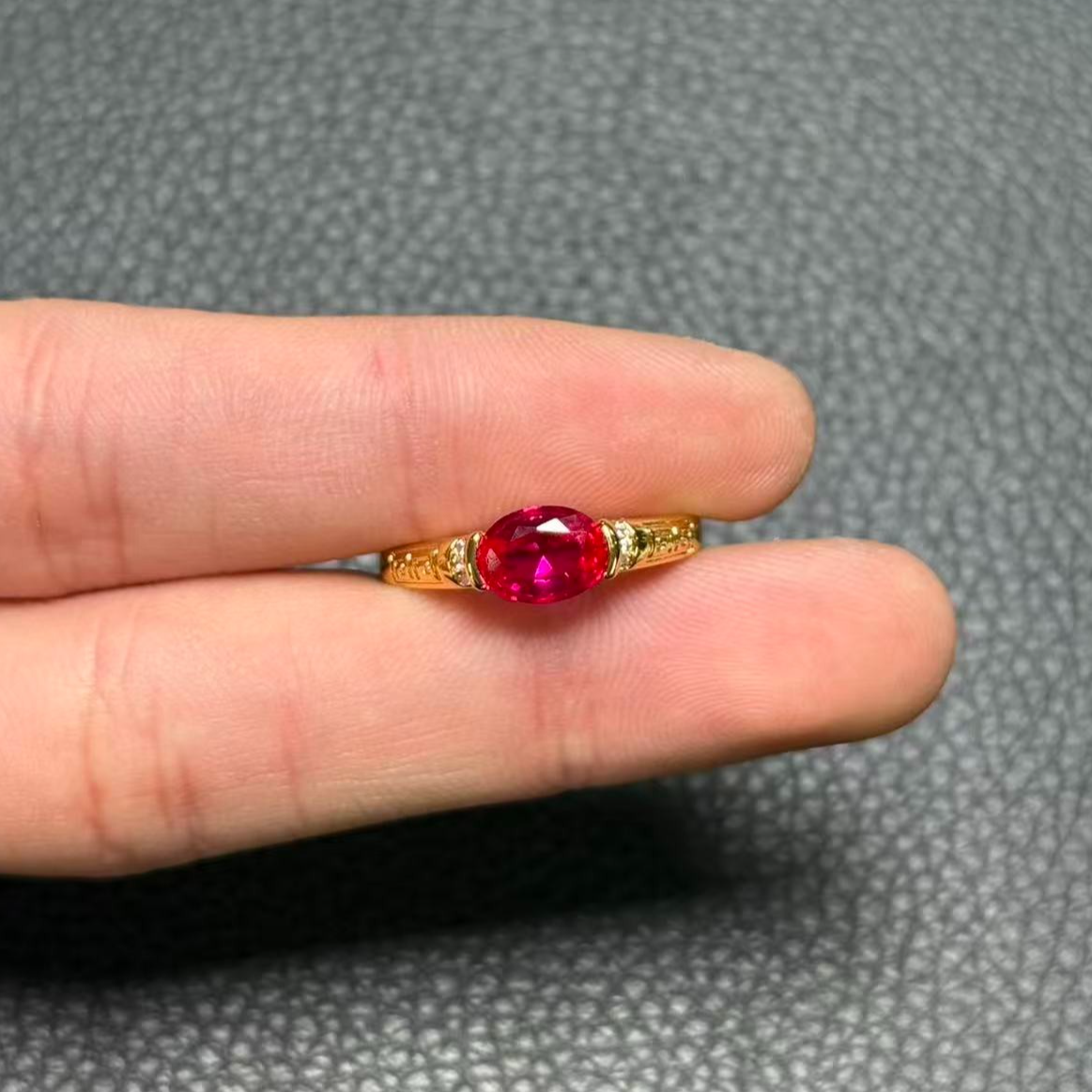 阿鲁沙-典藏轻奢培 育红宝石-精工合金戒指182