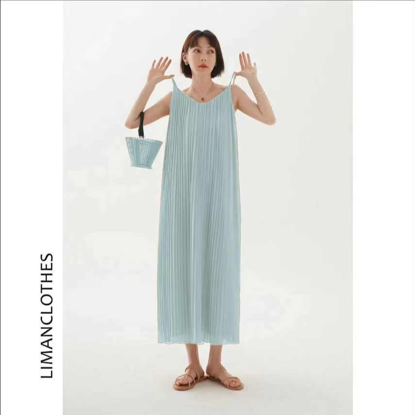 亲肤透气百褶裙吊带连衣裙夏日新款旅游度假高级感无袖长裙LYQ003