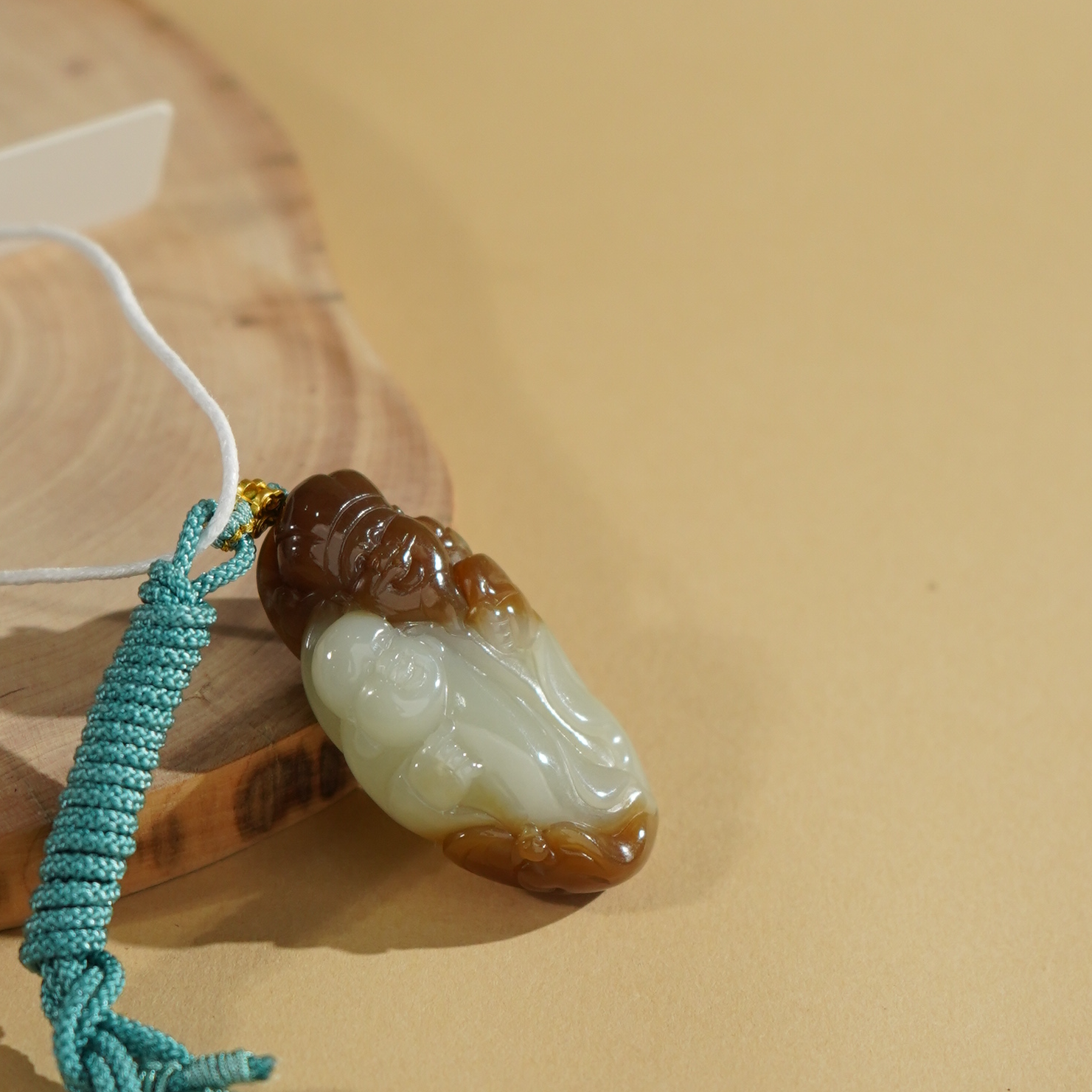 HH01504和田玉糖白财神吊坠