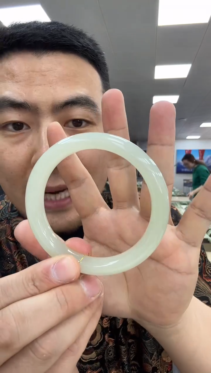 【闪购商品】和田玉手镯未镶嵌62  127