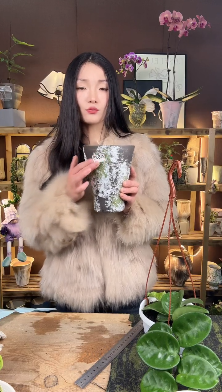 以实际为准编号  529 景德镇手工手绘花盆