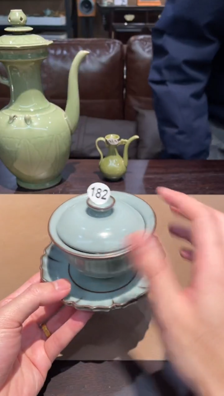 182窑承青瓷莲瓣三才