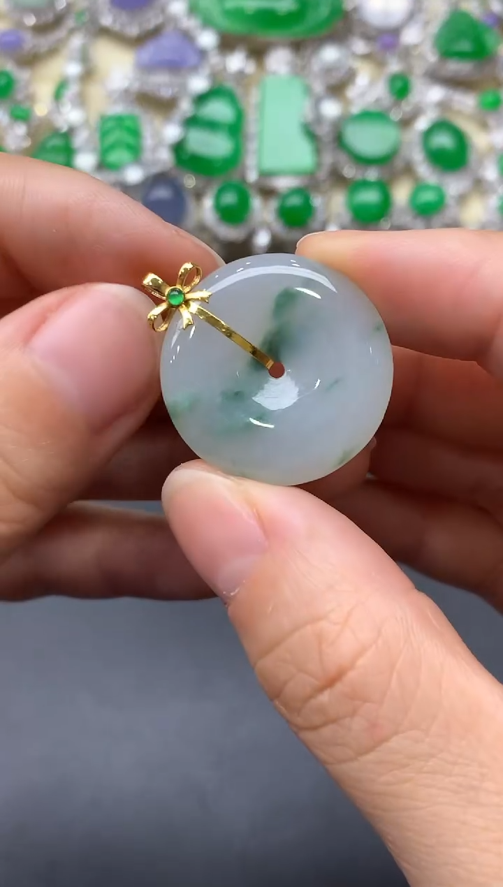 颈饰18K金镶嵌翡翠67-中国好珍宝