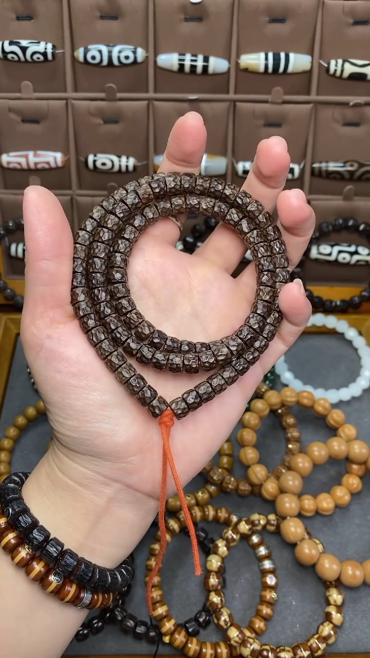 【闪购商品】椰蒂手串8*6钻带银标脖挂