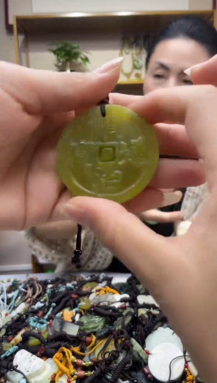 未镶嵌岫玉吊坠·1