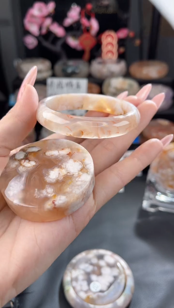 【闪购商品】石英质玉手镯未镶嵌53