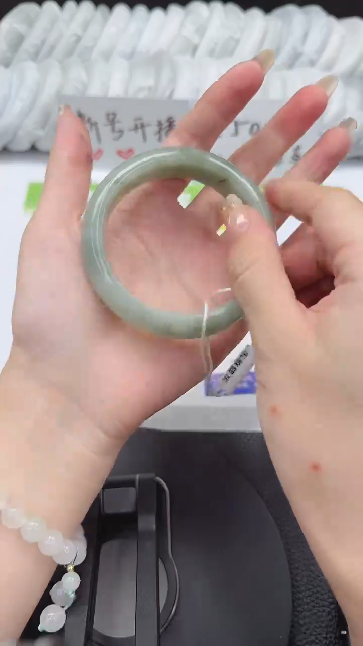 未镶嵌手镯石英岩玉160-56