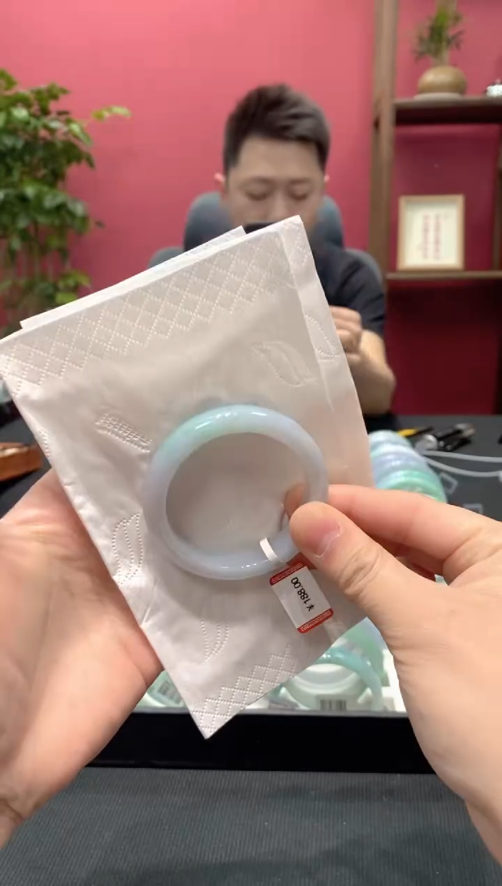 【闪购商品】翡翠手镯未镶嵌00004534