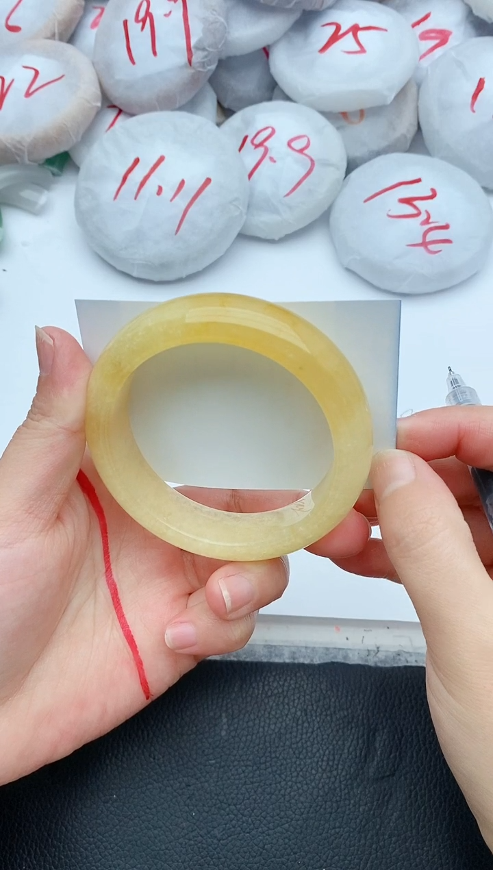 【闪购商品】石英质玉手镯未镶嵌132+57/58