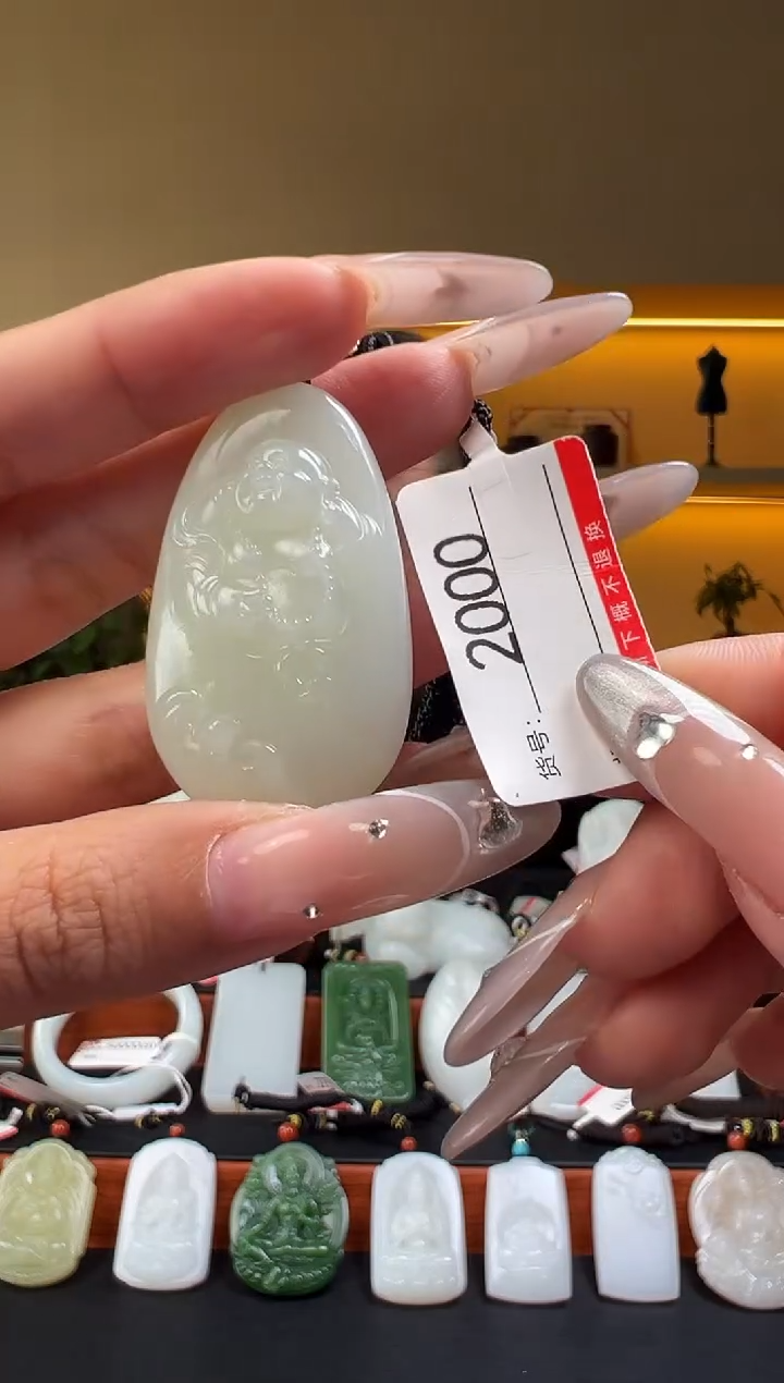 颈饰未镶嵌和田玉1