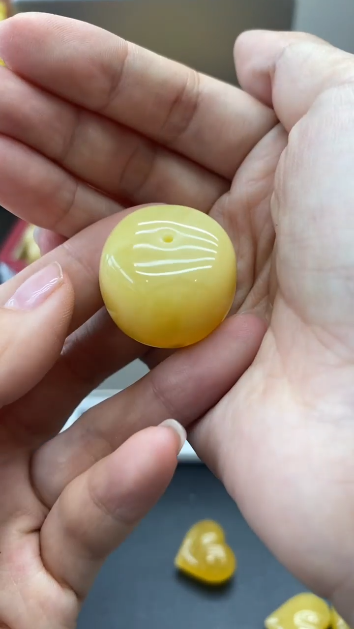 未镶嵌琥珀珠宝奇石142