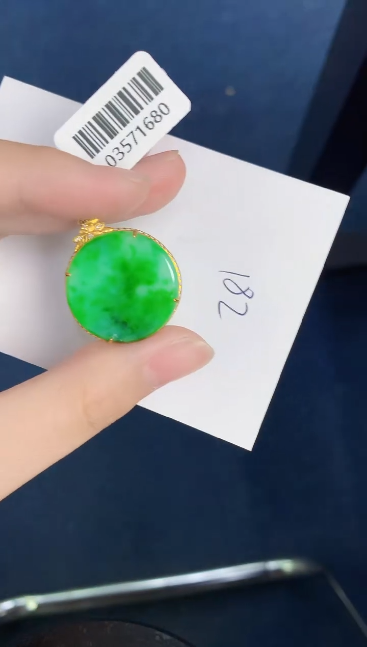 【闪购商品】翡翠颈饰18K金镶嵌0000000000