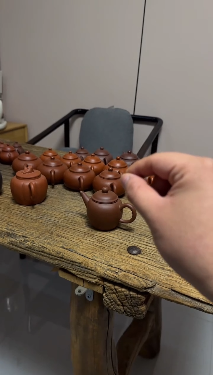 茶壶紫砂静*：紫砂盘子一个