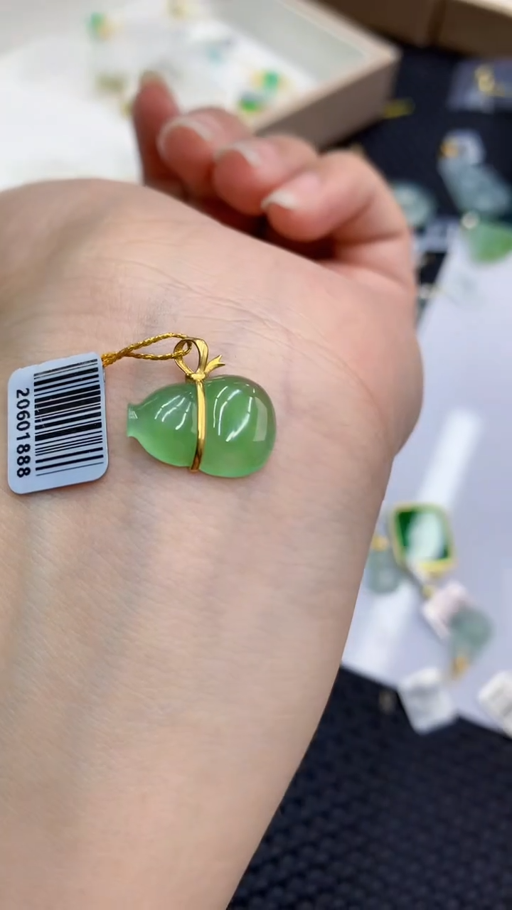 【闪购商品】翡翠颈饰18K金镶嵌            8