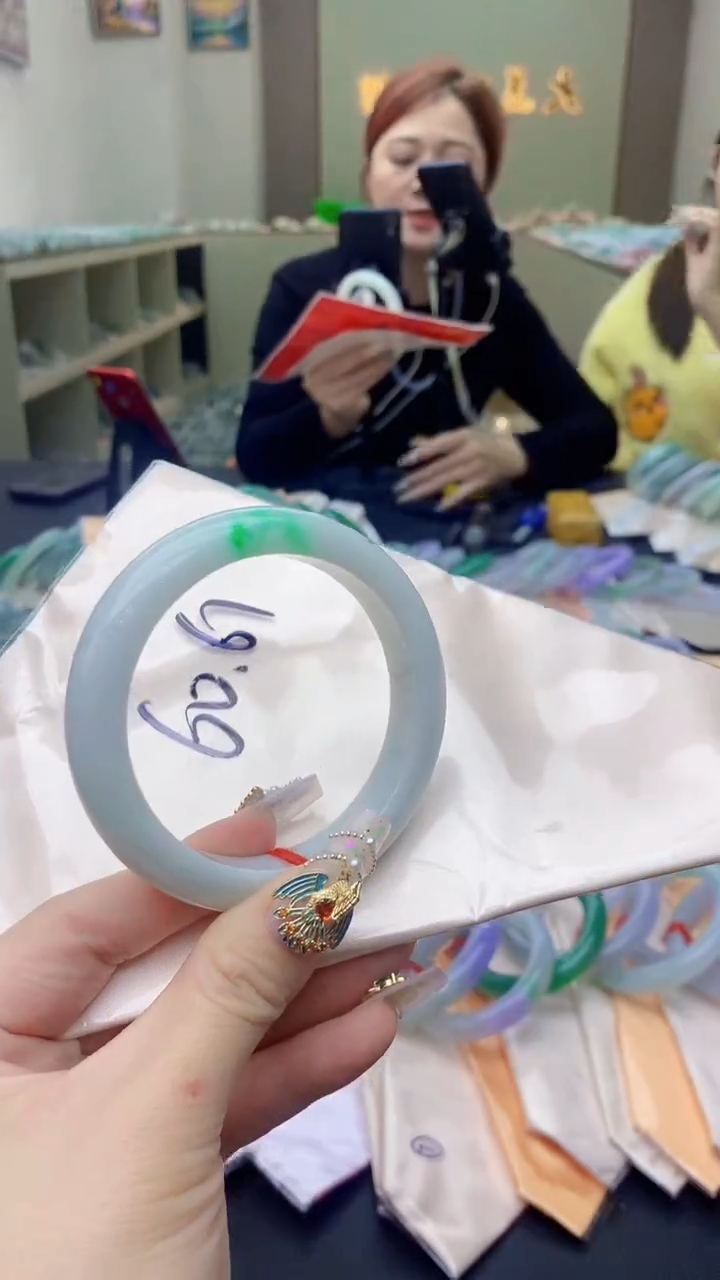 【闪购商品】翡翠手镯未镶嵌0917730881