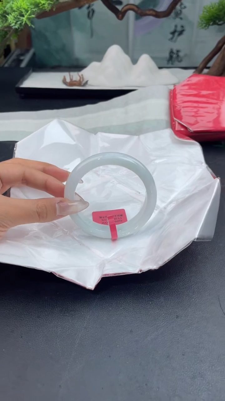 【闪购商品】翡翠手镯未镶嵌18翡翠手镯