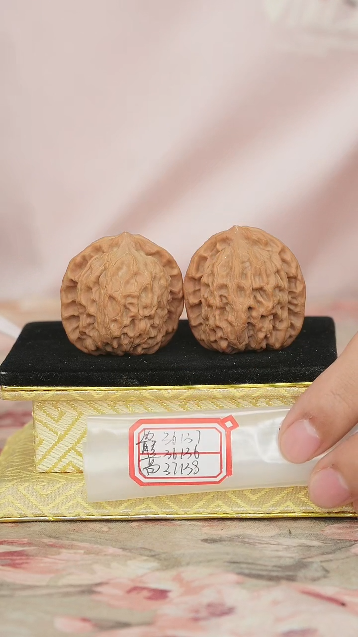 文玩核桃把件非嫁接北京狮子头