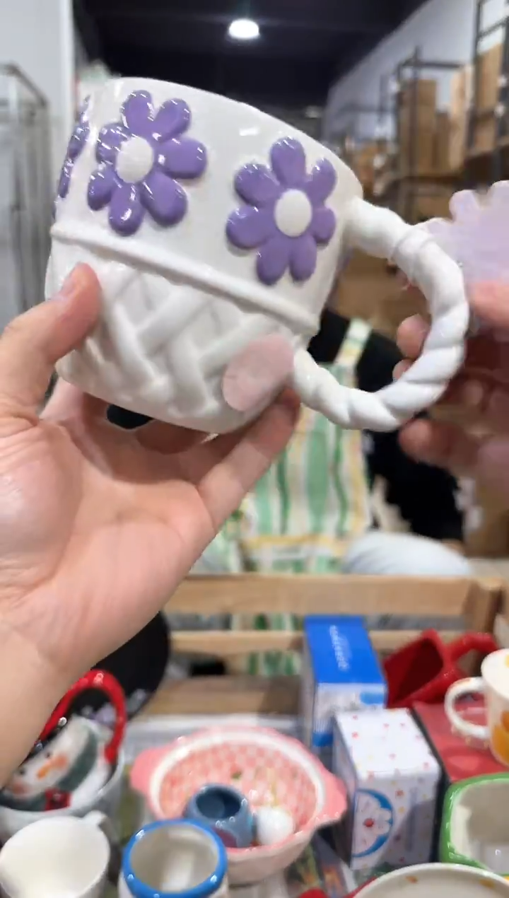 瓷片紫色花花水杯