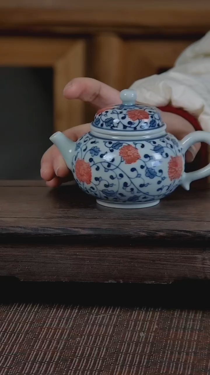 【闪购商品】折葵非器手工手绘缠枝莲釉下红壶