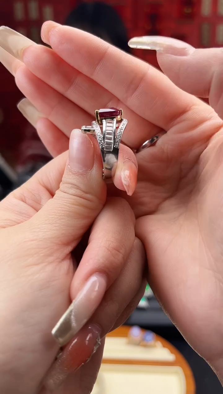 【闪购商品】红宝石戒指18K金镶嵌戒指