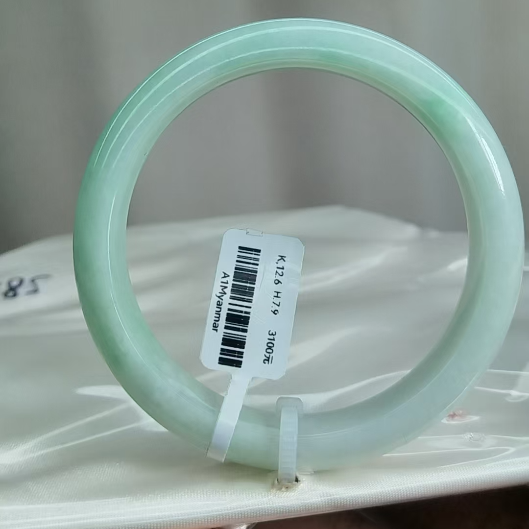 正圈天然翡翠手镯58-59MM