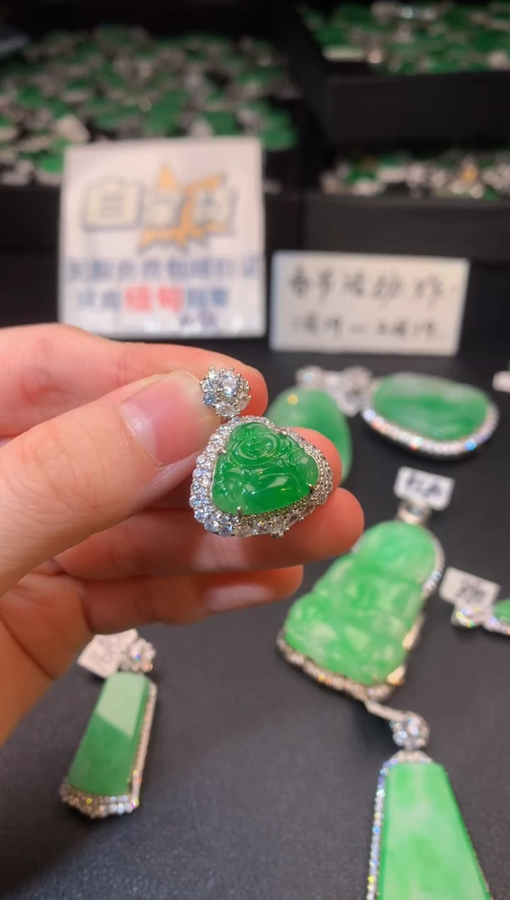 【闪购商品】翡翠颈饰银S925镶嵌翡翠