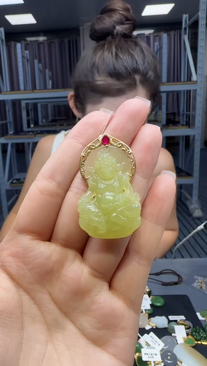和田玉18K金镶嵌挂件1