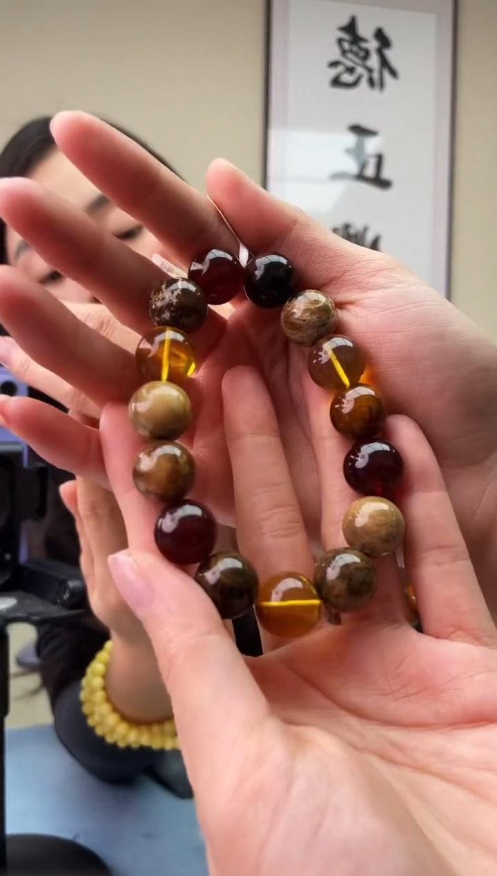 琥珀未镶嵌珠宝奇石T025 假一罚十，多样性发一件