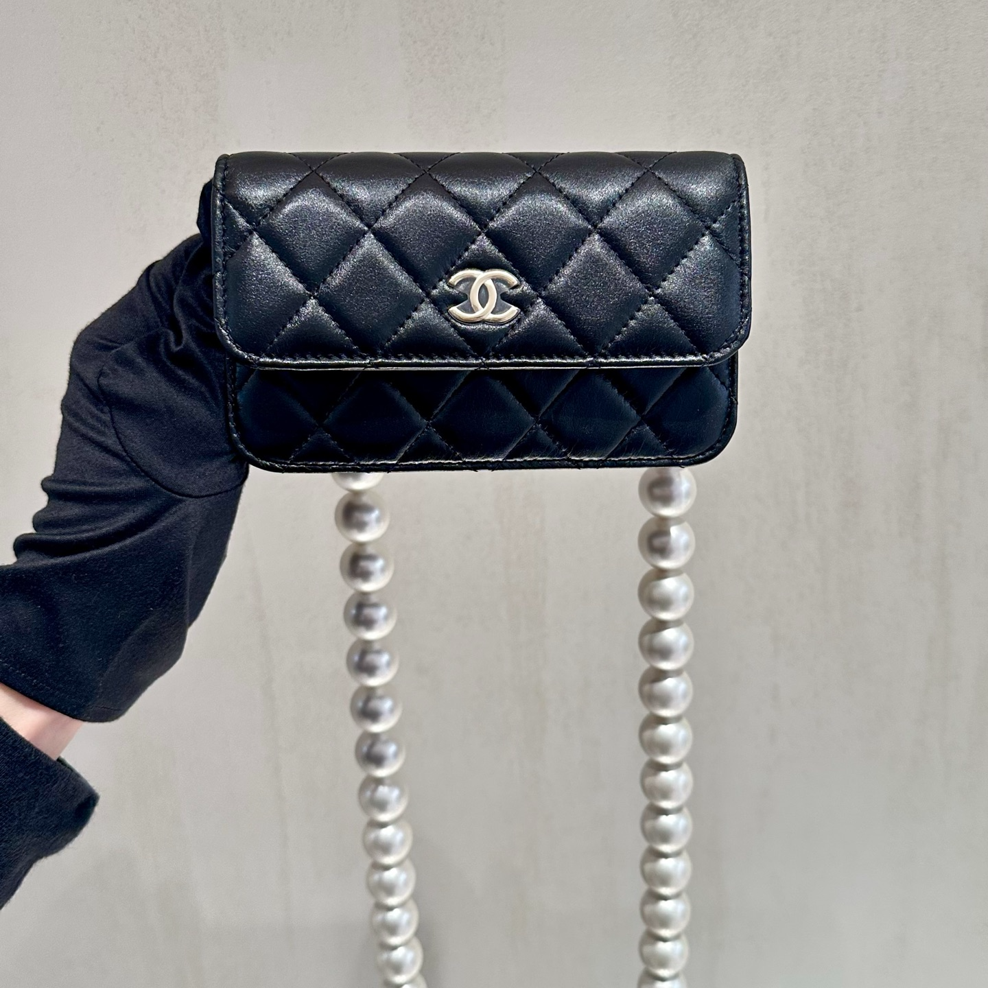 99新 Chanel/香奈儿 正品CHANEL 珍珠链条Mini woc手机包30开黑金