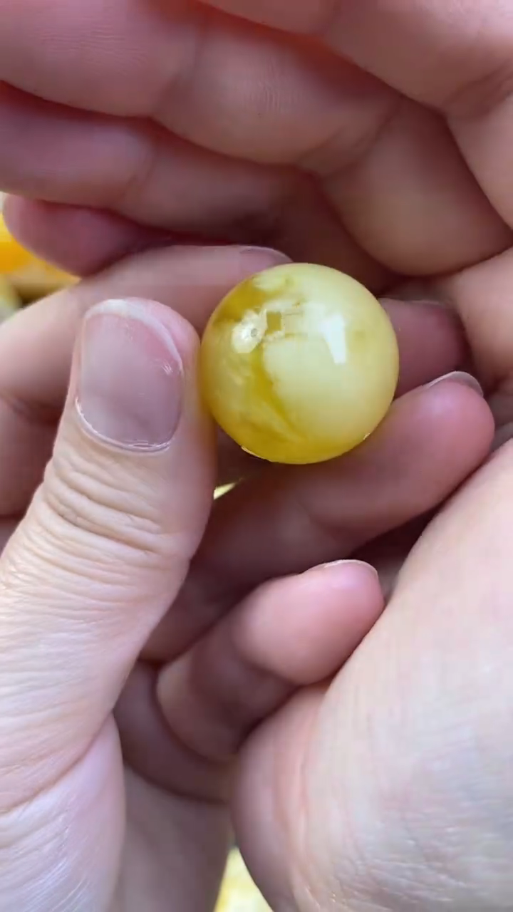 【闪购商品】琥珀裸石未镶嵌月.40/卡20.8