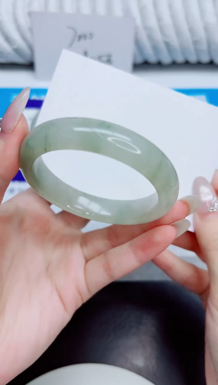 未镶嵌手镯石英质玉69/54.4