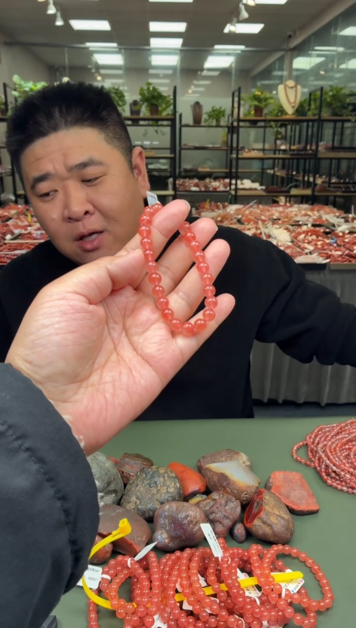 未镶嵌手串南红玛瑙单圈手串一条约7mm多样性发货