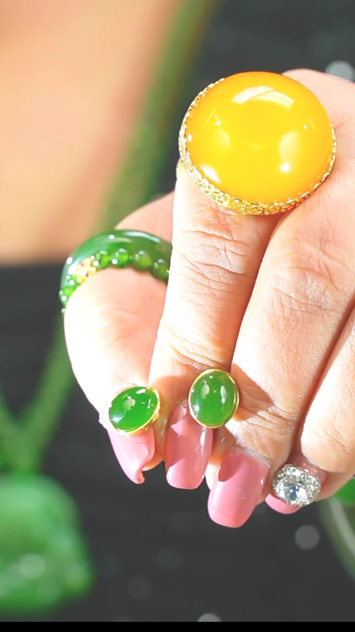 【闪购商品】和田玉（碧玉）耳钉18K金镶嵌耳钉