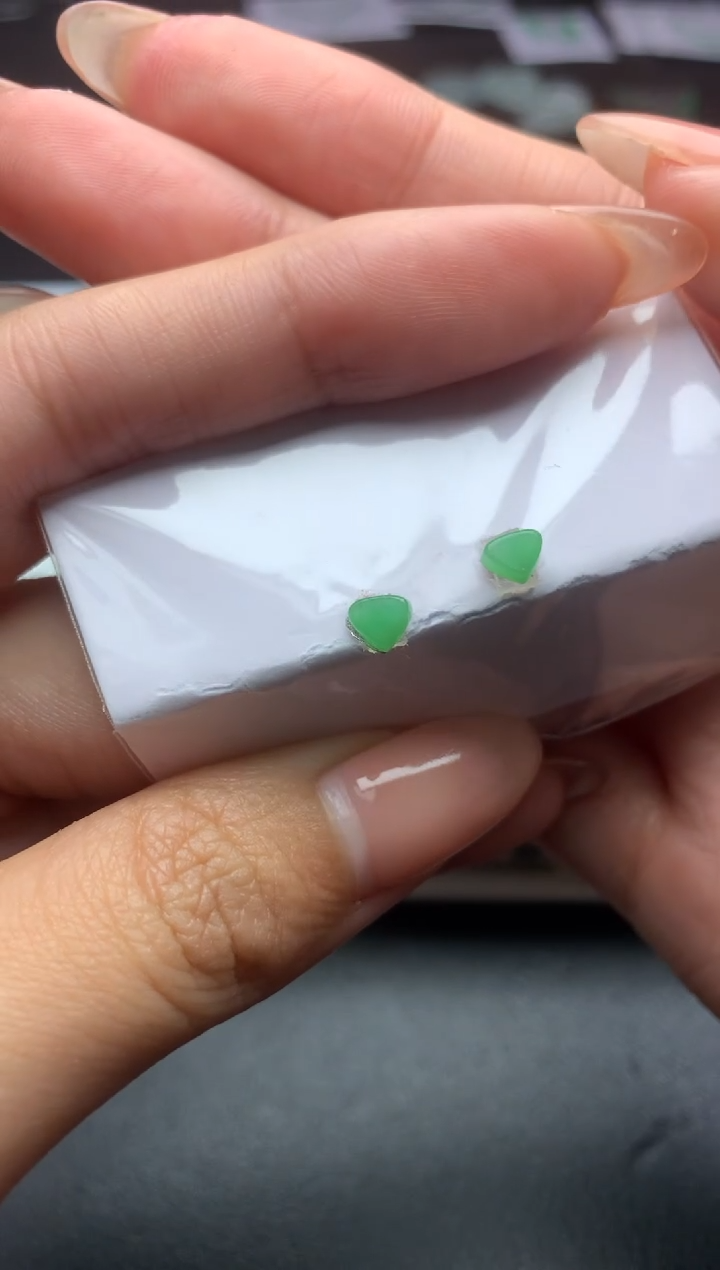 【闪购商品】定制翡翠未镶嵌毛货