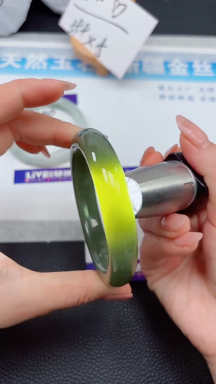 【闪购商品】和田玉手镯未镶嵌401