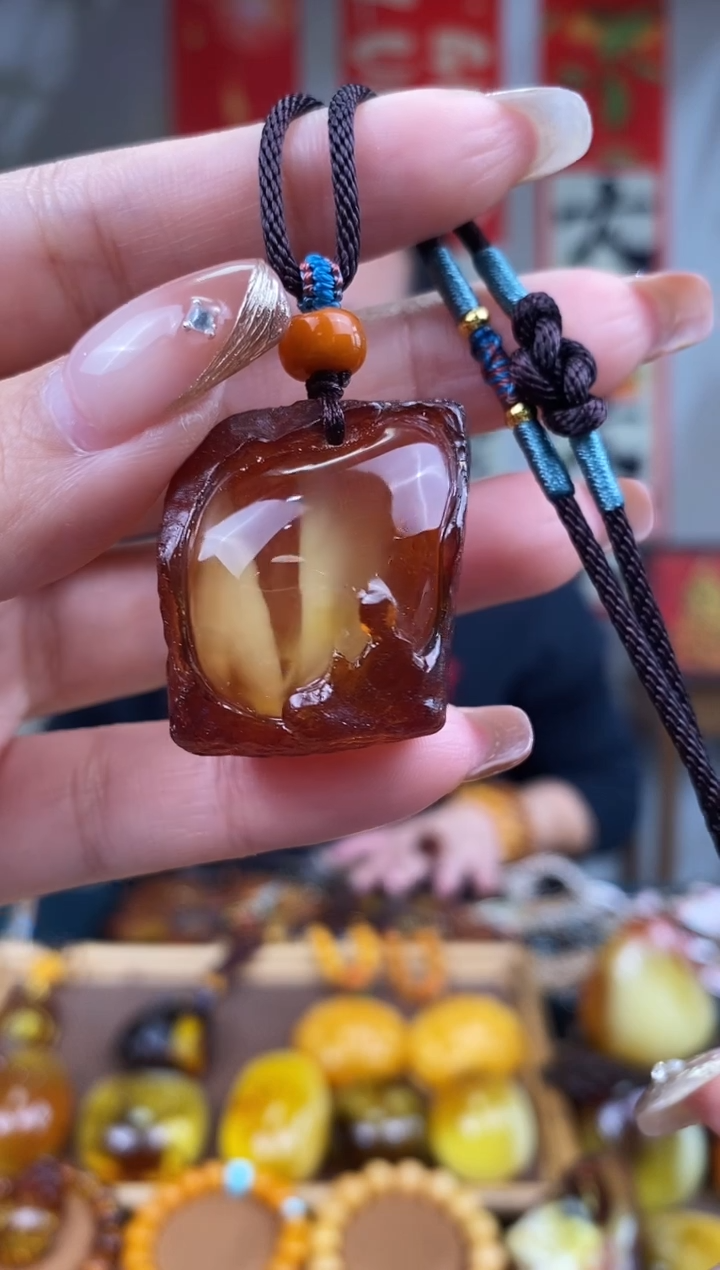 【闪购商品】琥珀裸石未镶嵌基地发货 一物一证 顺丰包邮