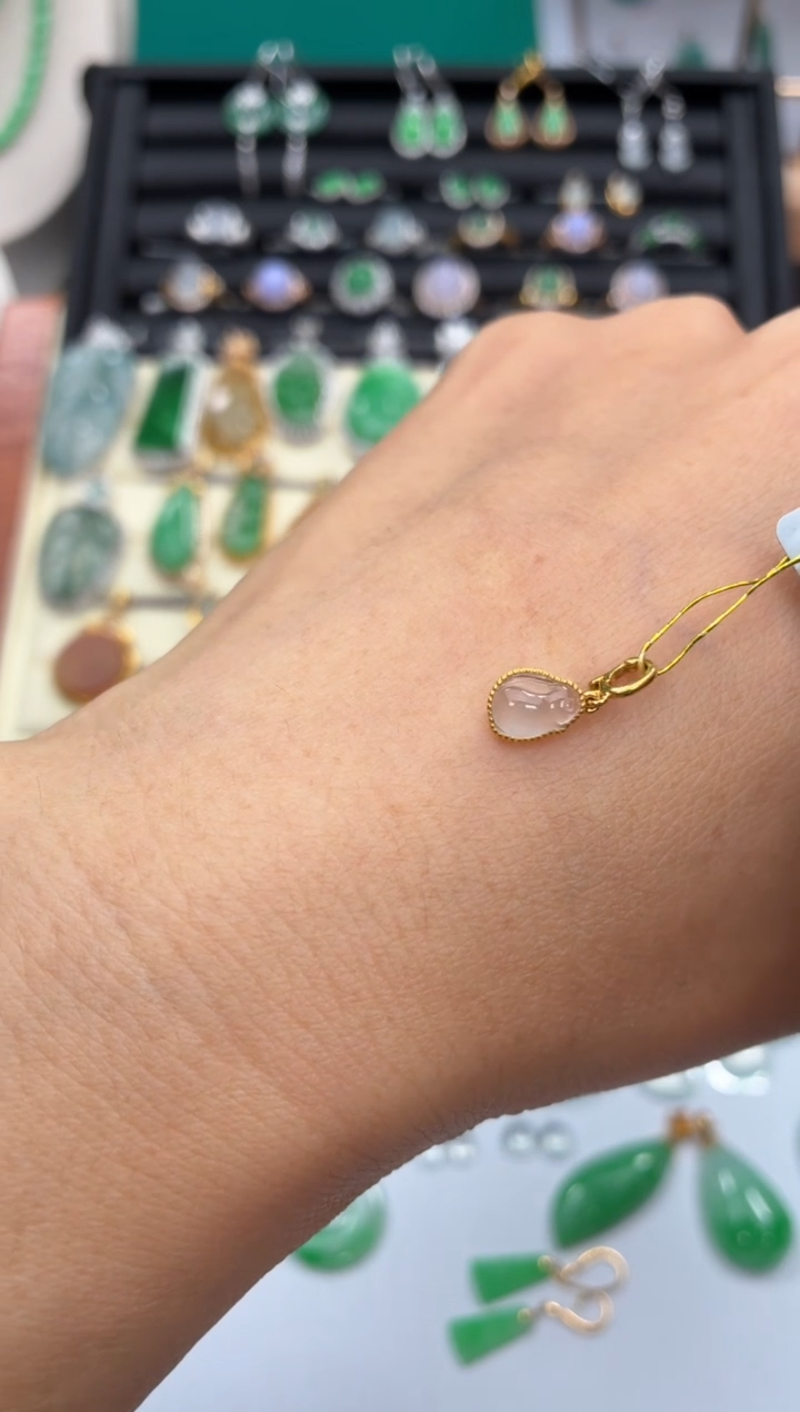 颈饰18K金镶嵌翡翠天然翡翠A货