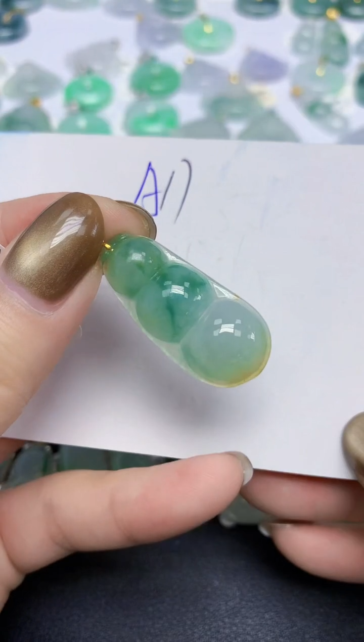 颈饰18K金镶嵌翡翠天然缅甸翡翠A货翡翠百元以上9元证书费自理