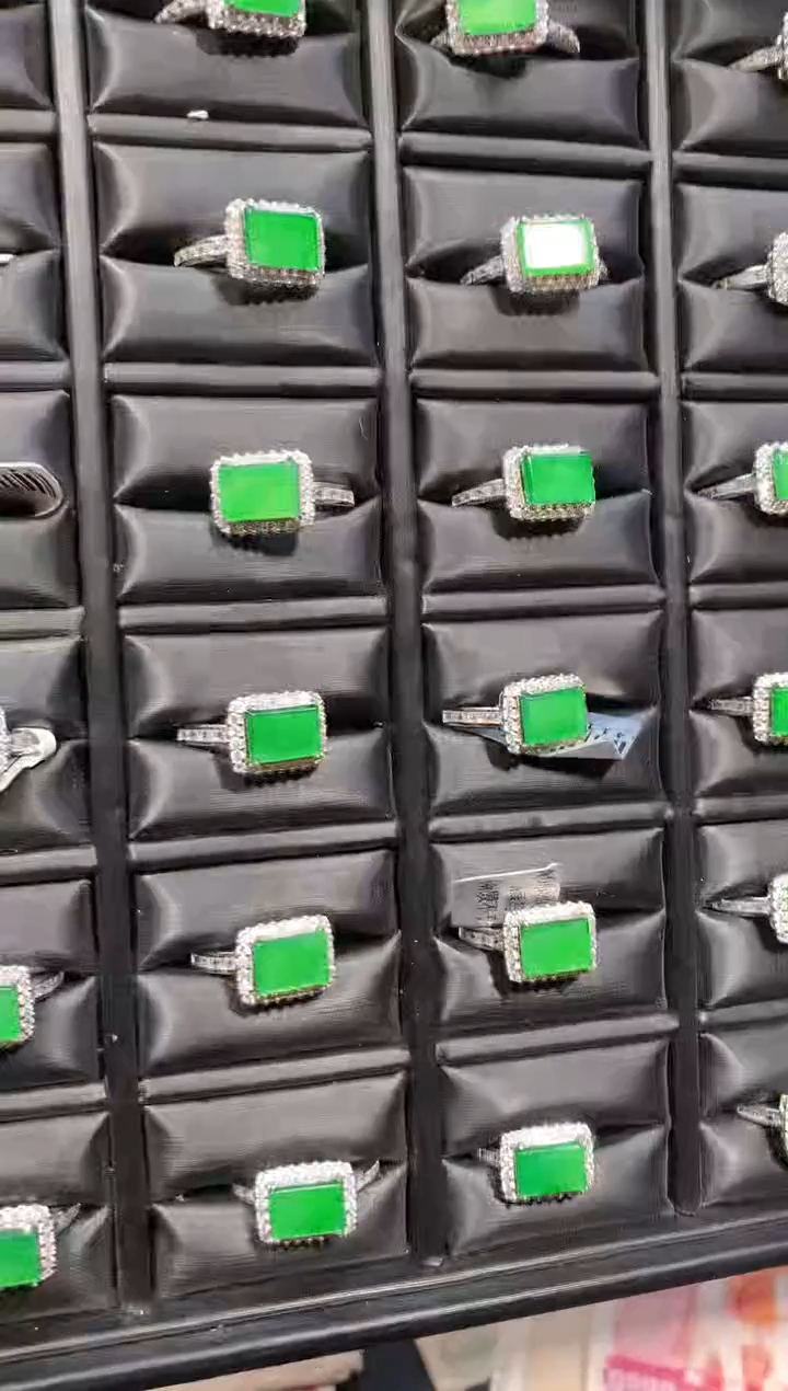 【闪购商品】定制翡翠未镶嵌15定制翡翠-多样性发货（发其一）