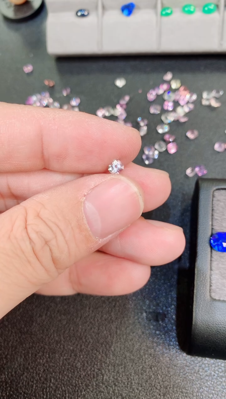 【闪购商品】蓝宝石裸石未镶嵌0.44CT摩卡灰无烧蓝宝石