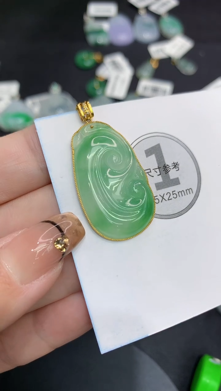 吊坠(不含链)18K金镶嵌翡翠111
