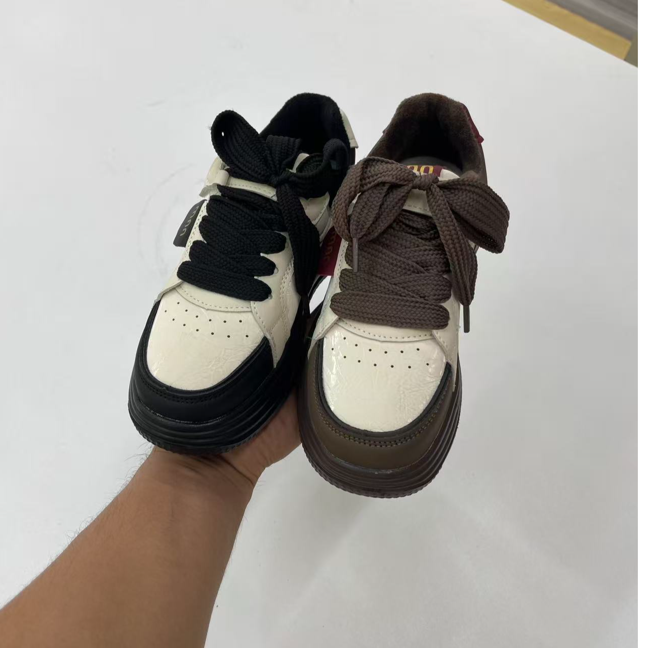 秋季新款儿童休闲舒适百搭时尚皮面加绒板鞋 7717