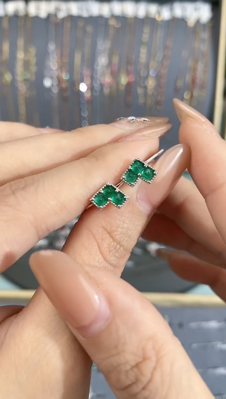 【闪购商品】祖母绿耳饰18K金镶嵌耳钉