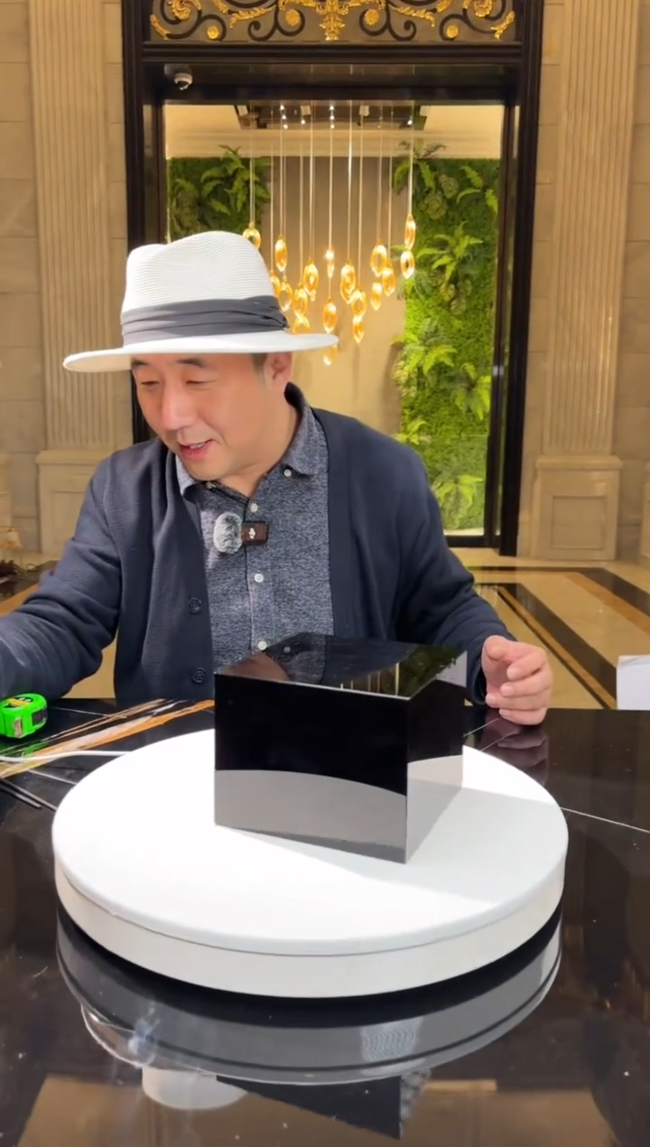 【闪购商品】摆件150*150*120黑底座