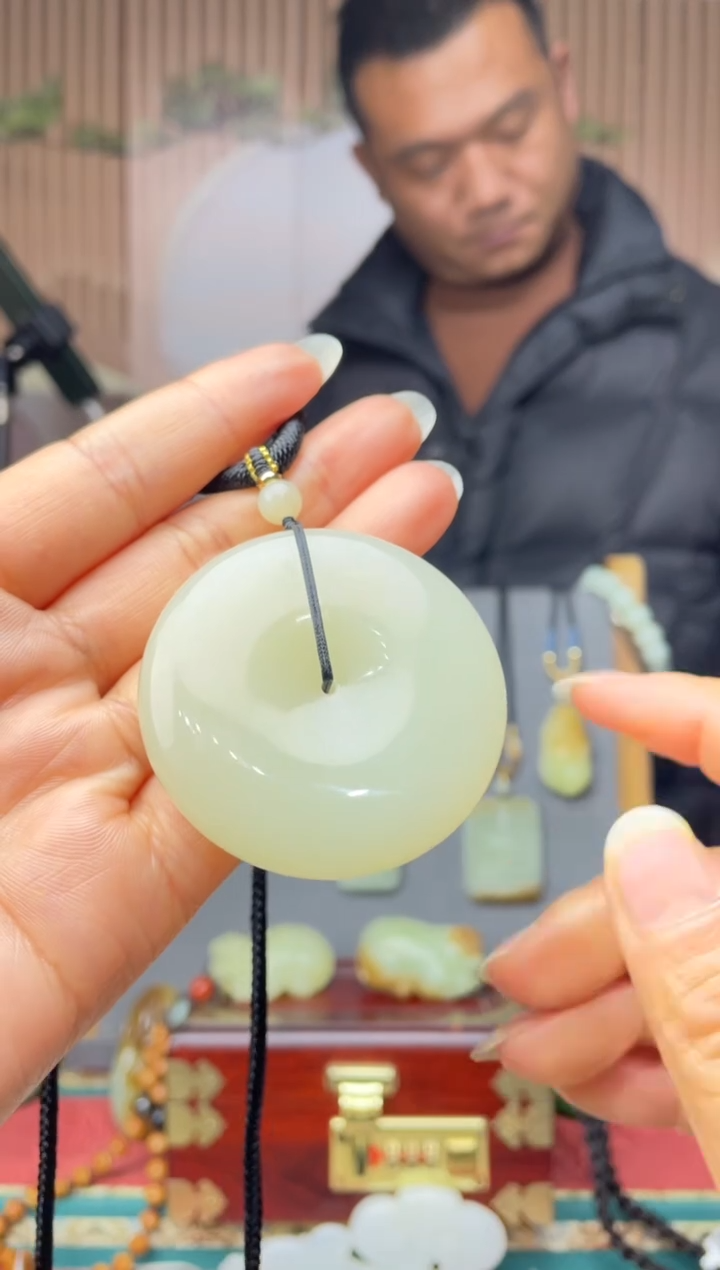 颈饰未镶嵌和田玉拍一发一