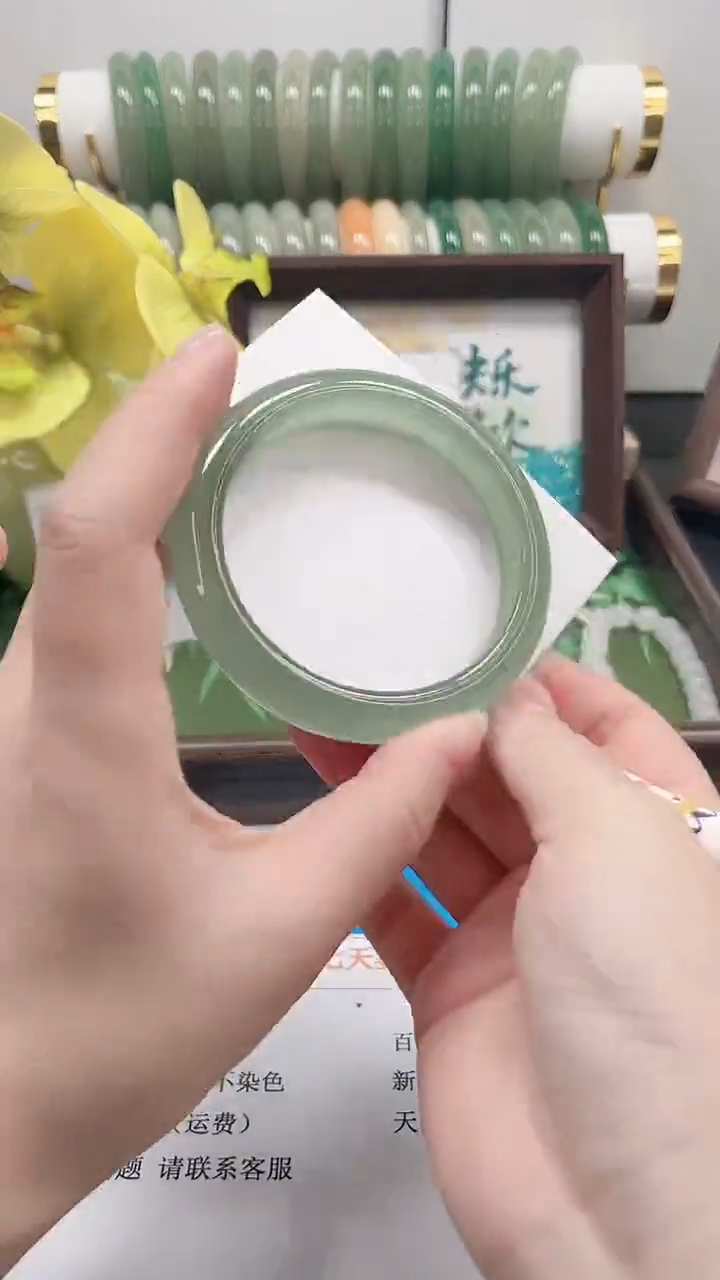 未镶嵌手镯石英质玉46-59.6