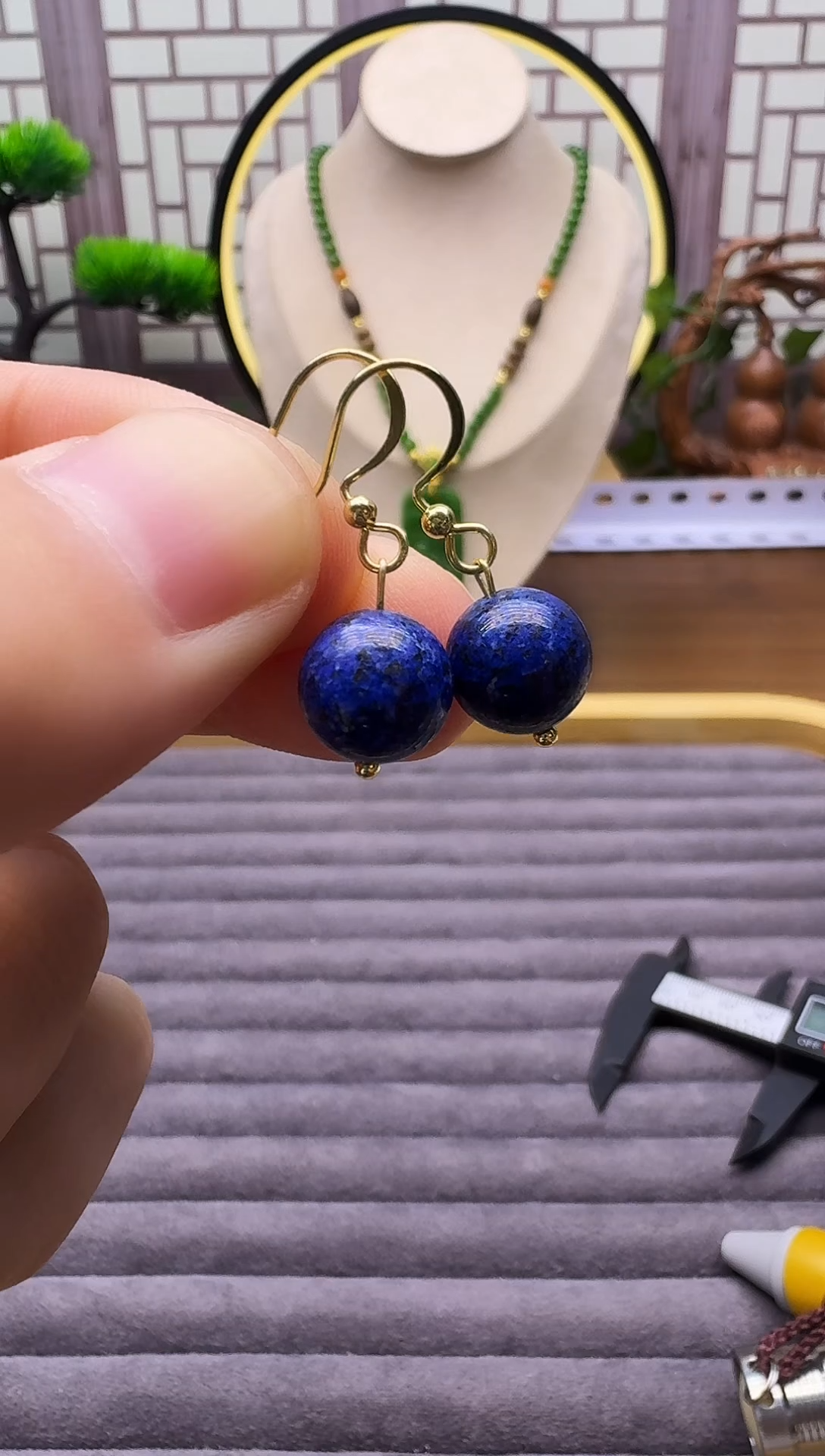 14K金镶嵌青金石耳饰E86      