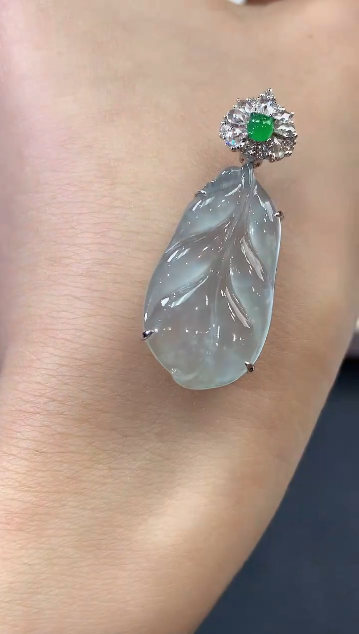 【闪购商品】翡翠吊坠(不含链)18K金镶嵌B92