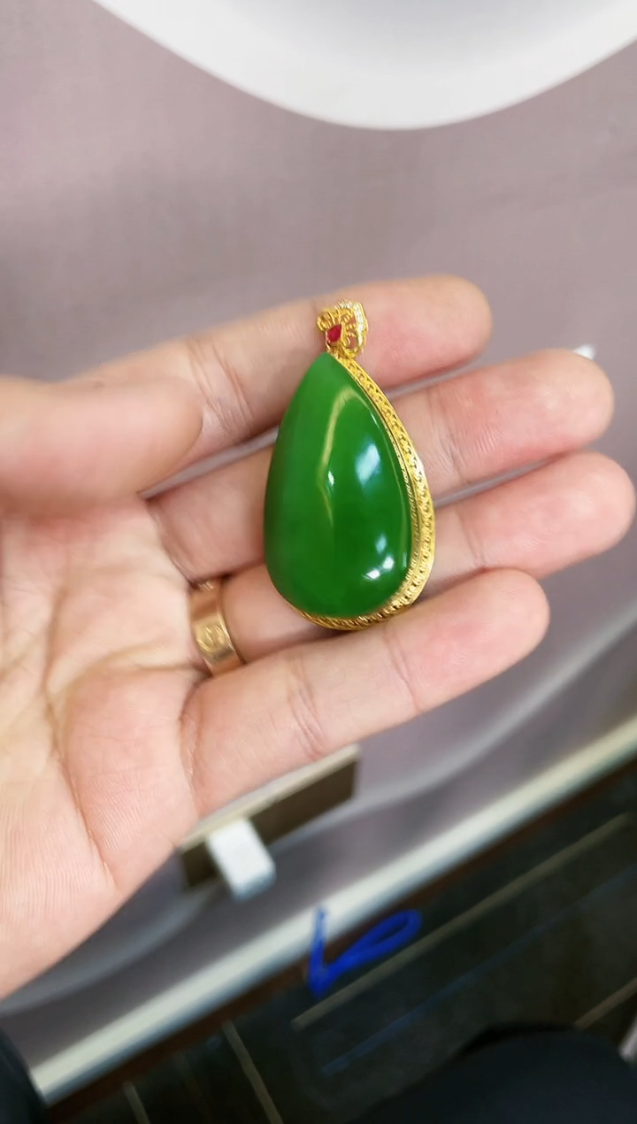 【闪购商品】和田玉吊坠18K金镶嵌多样性发一